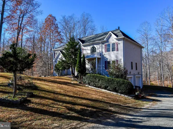 8368 Hickory Hollow Ct, Manassas, VA 20112