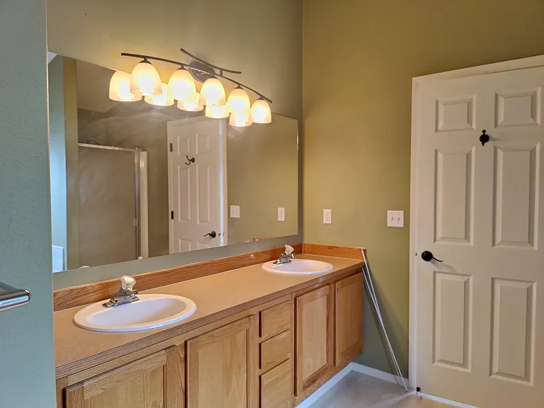 508 SE 169th Ave — Photo 8