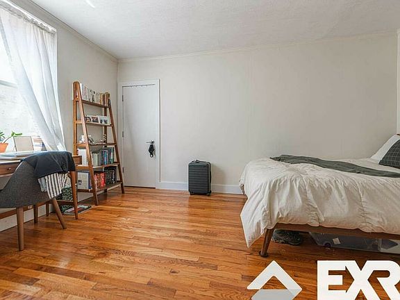 5th image of 218 New York Ave #4B