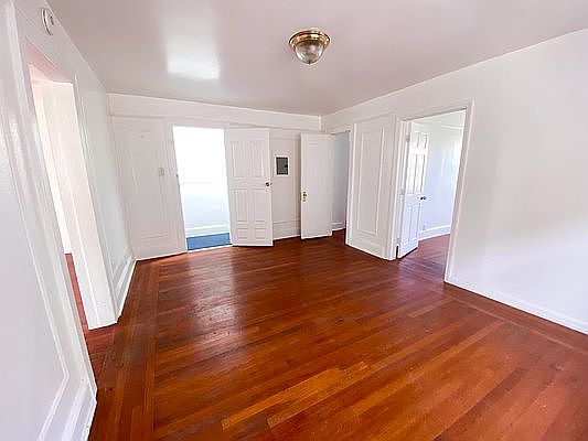 3rd image of 2104 29th Ave #2
