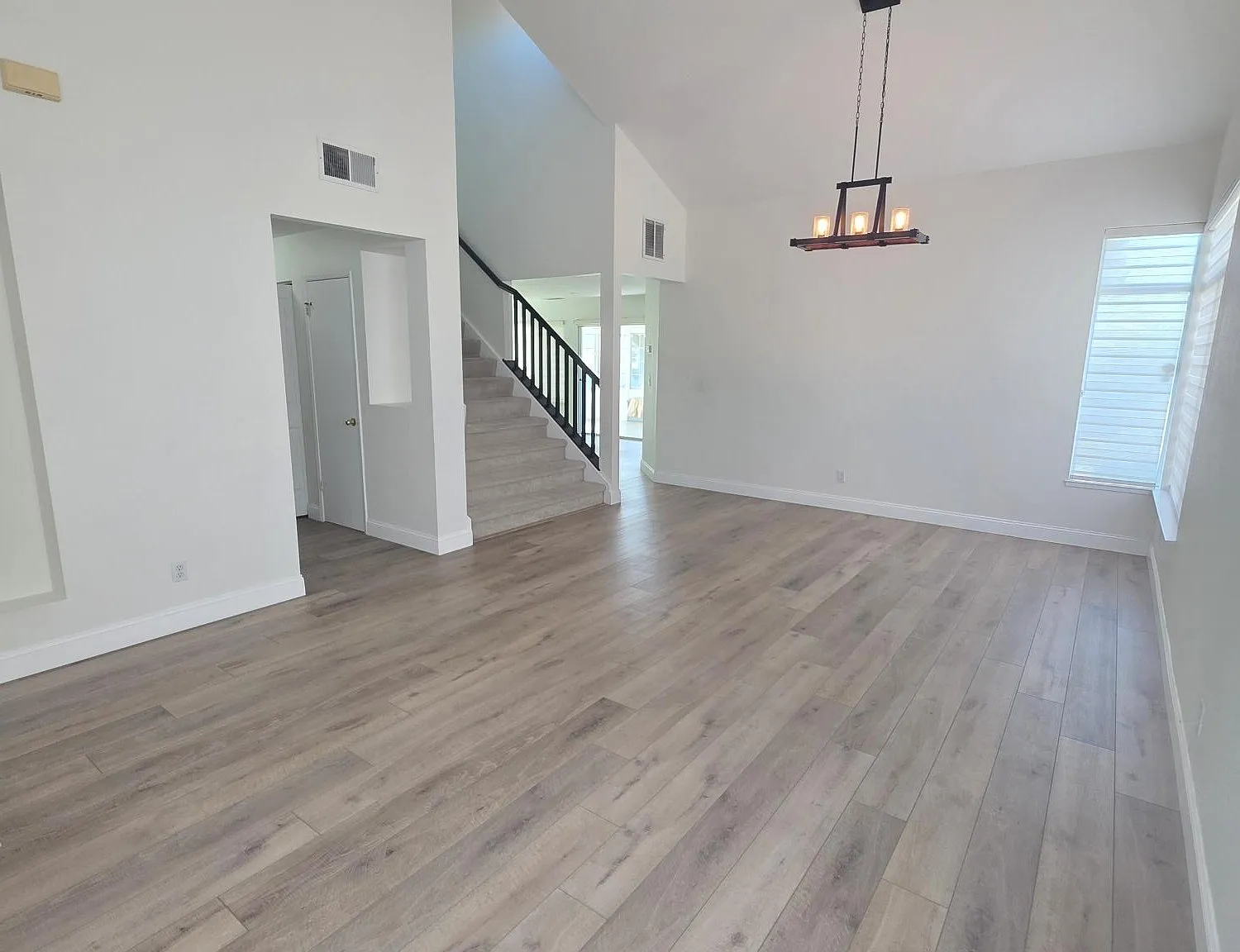 35 Beechwood Court - 1 — Photo 2