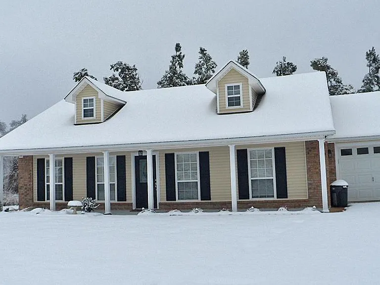 1702 Eastgate Cir — Photo 30