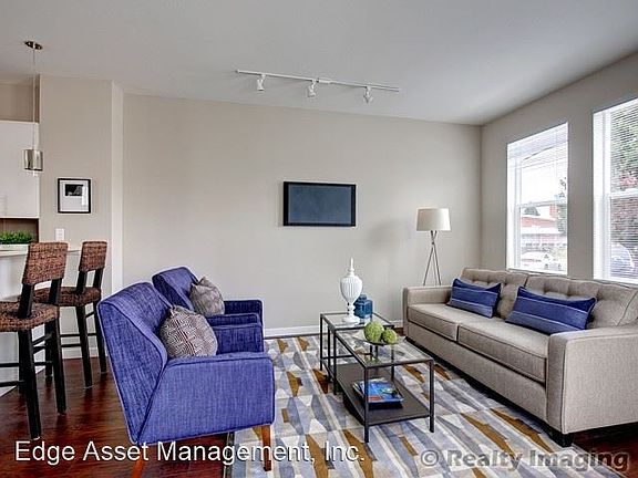 4th image of 4925 N Vancouver Ave #7068670
