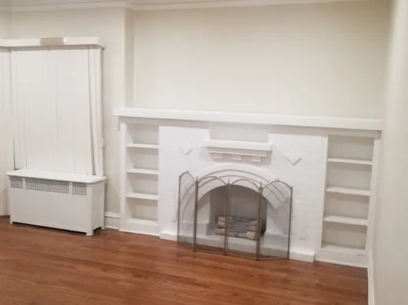 7810 S Bennett Ave APT 1, Chicago, IL 60649
