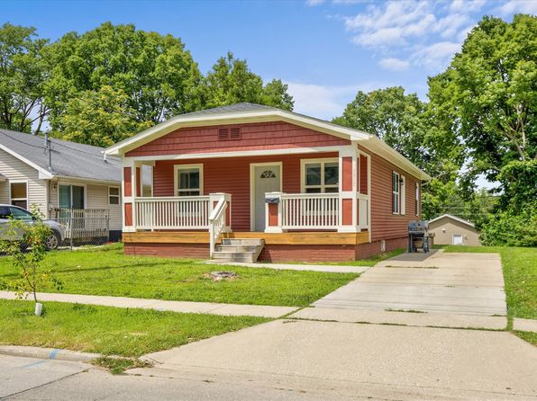 3-bedroom 55+ community home in IA