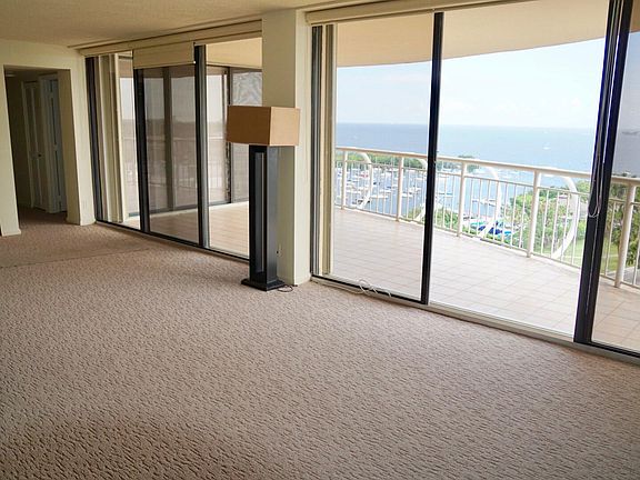 4th image of 2843 S Bayshore Dr APT 16B