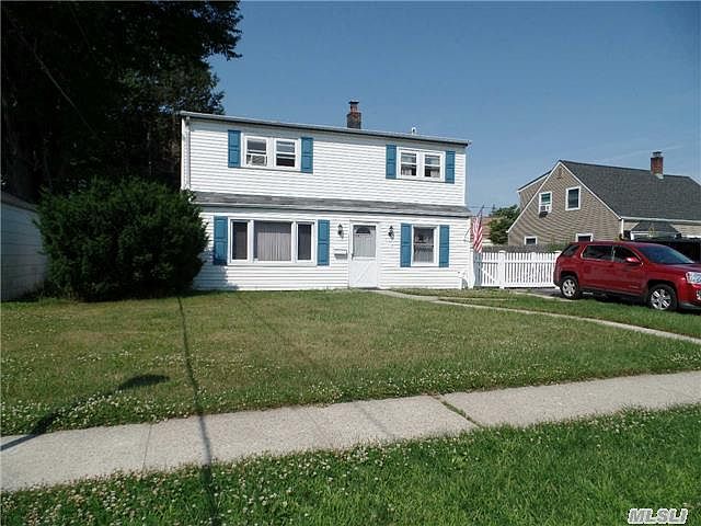 1st image of 270 Center Ln