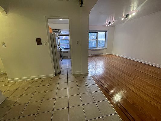 3rd image of 6911 Yellowstone Blvd APT B6