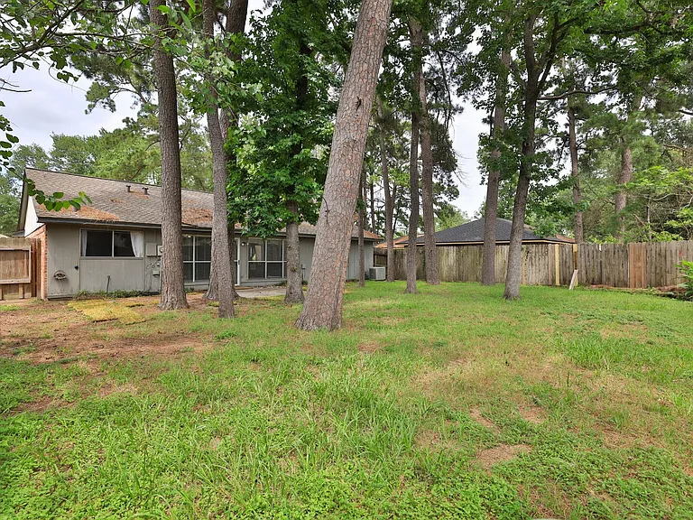 4623 Whispering Rock Ln — Photo 32