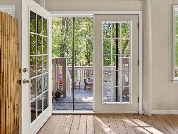 3rd image of 2300 Western Park Ln