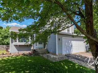202 Eagle Creek Dr, Round Lake Beach, IL