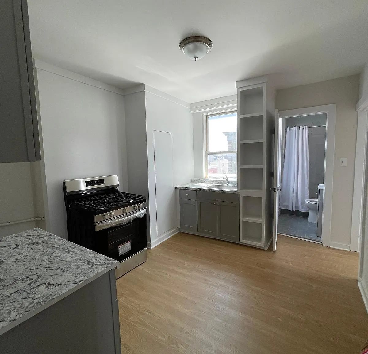 2 bed, 500 sqft, $1,950 — Photo 1