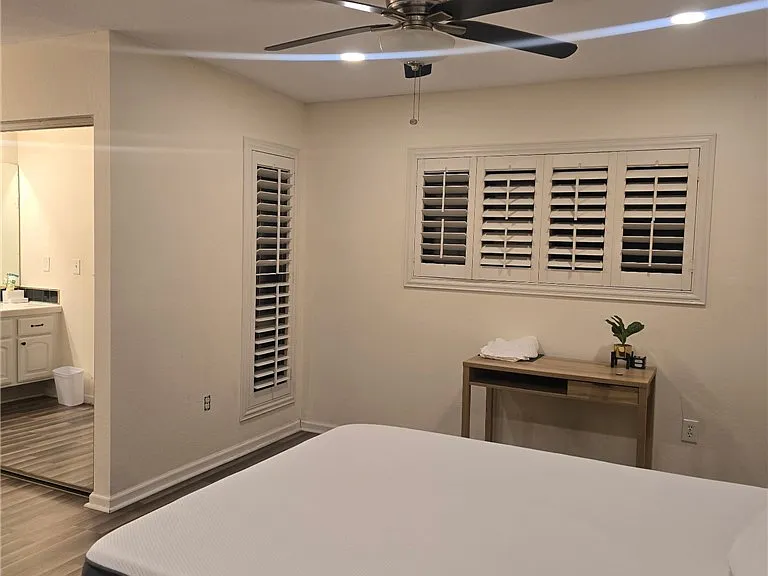 4406 Sea Harbour Dr — Photo 2