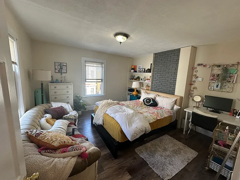 11 Andrew St #2 — Photo 3