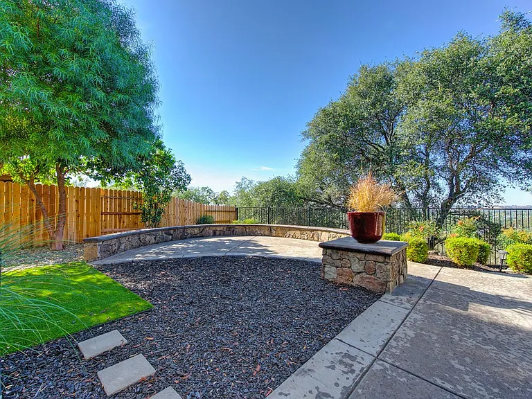 7029 Pembroke Way — Photo 88