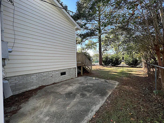 102 Ashley Ct — Photo 36