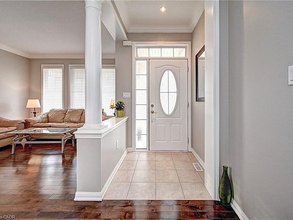 3rd image of 48 Osgoode St