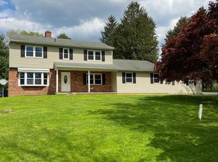 12590 Indian Hill Dr, Sykesville, MD 21784