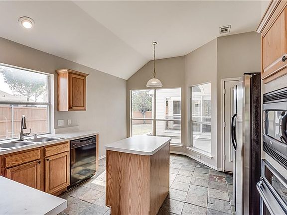 3rd image of 3344 Danbury Ln