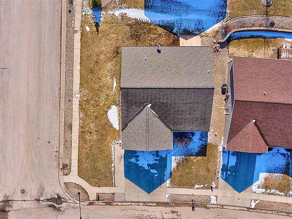 4th image of 1909 Windmill Dr