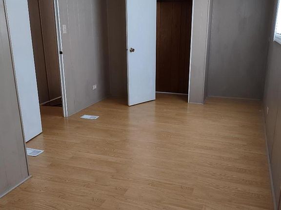 3rd image of 173 Little Ln