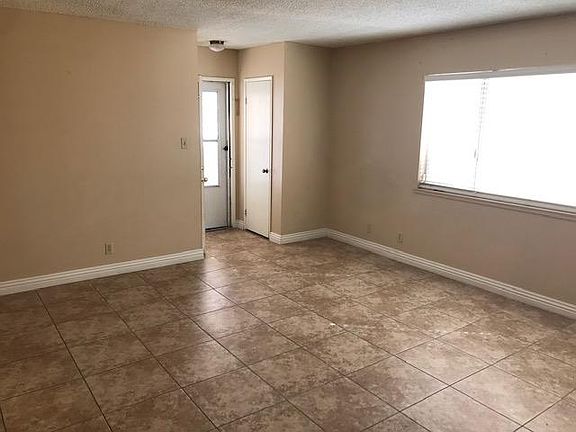 5th image of 4451 Bennett Dr