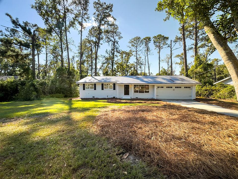 1st image of 2214 Park Ln