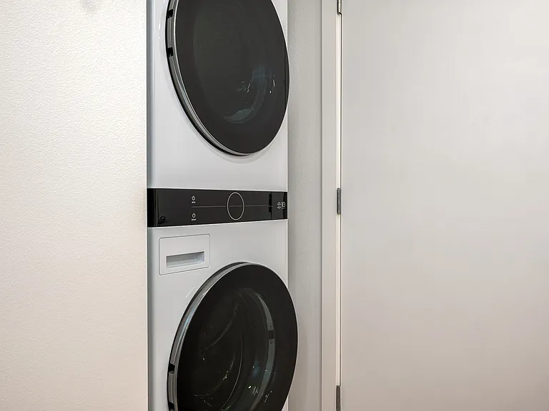 One Twenty Up | One Bedroom Full Size Washer and Dryer