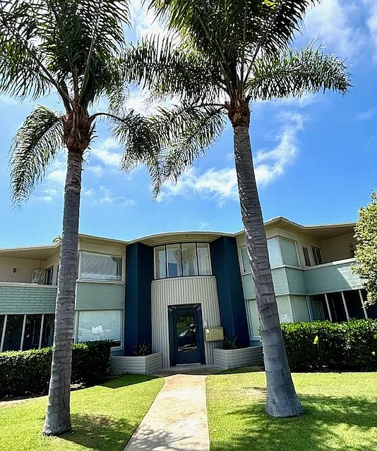 5325 La Jolla Blvd