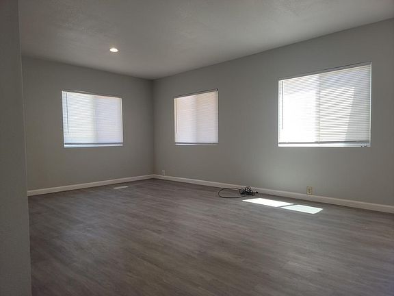 4th image of 5670 Leon Dr #A