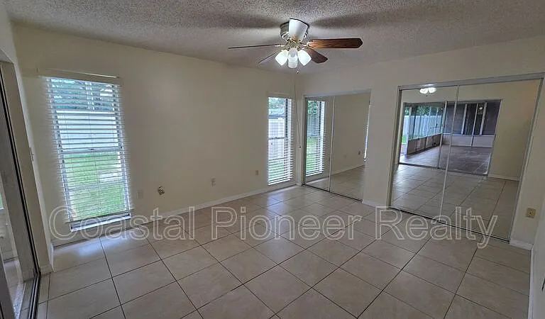 4817 Cypress Tree Dr — Photo 25