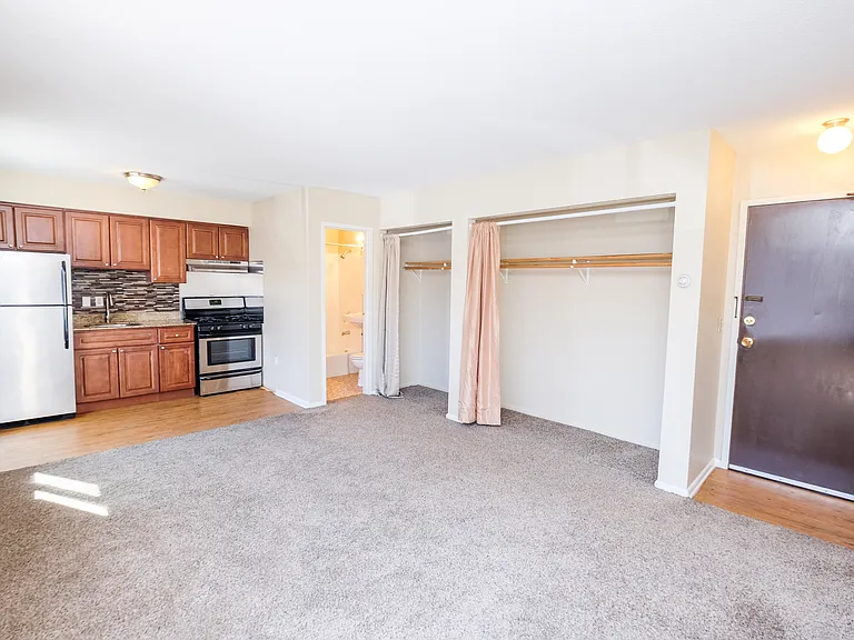 Minnehaha Apartments — Photo 14