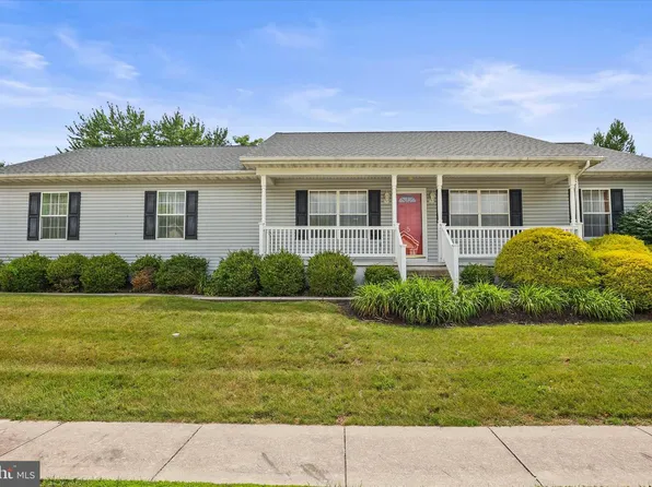 5 Kimberly Ann Ln, New Oxford, PA 17350
