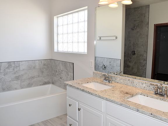 3rd image of 6810 Palmetto Ct