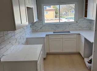 8600 Grand Ave APT 1E, River Grove, IL 60171