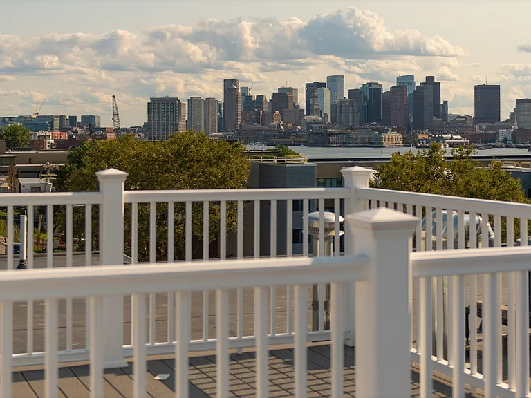 425 Border St #201 — Photo 22