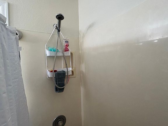 Renter's full bathroom.
