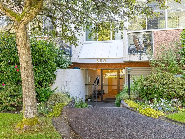 605 Cook St #204, Victoria, BC V8V 3Y6