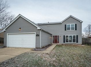 1950 Aronomink Cir, Elgin, IL 60123