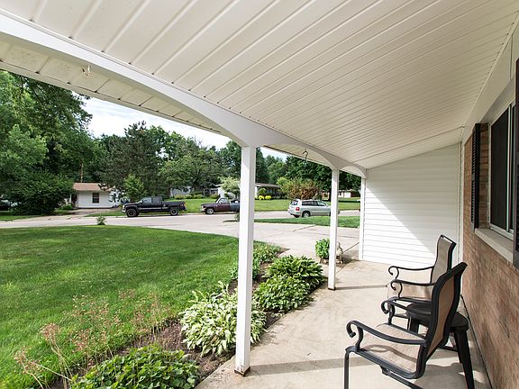 3rd image of 101 Upper Hillside Dr