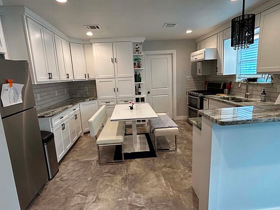 3rd image of 2409 Isabella St APT 3