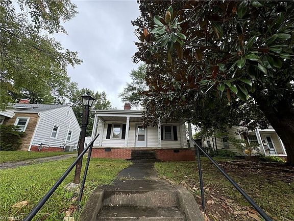2nd image of 1316 Oak St