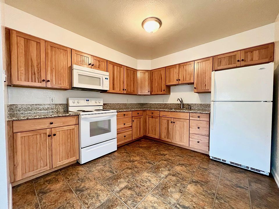 1st image of 933 Brown St #D