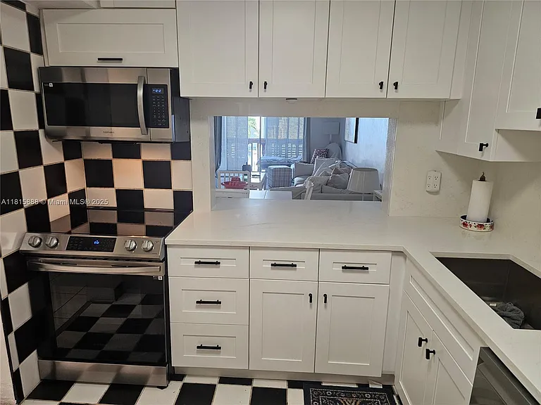 215 SE 3rd Ave #205A — Photo 9
