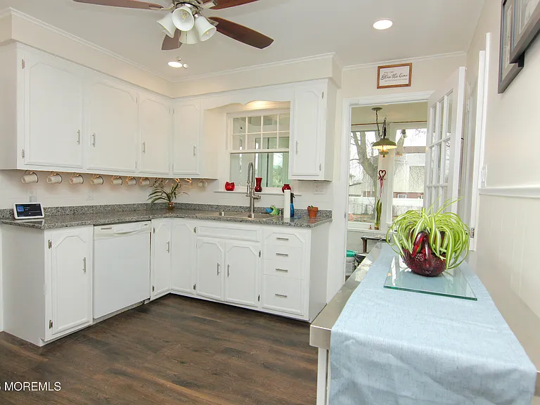 240 7th Ave #1 — Photo 9