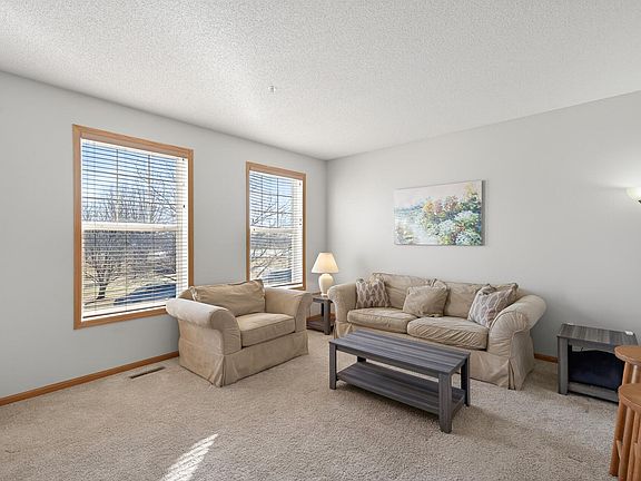 3rd image of 11323 Davenport Cir NE Unit D