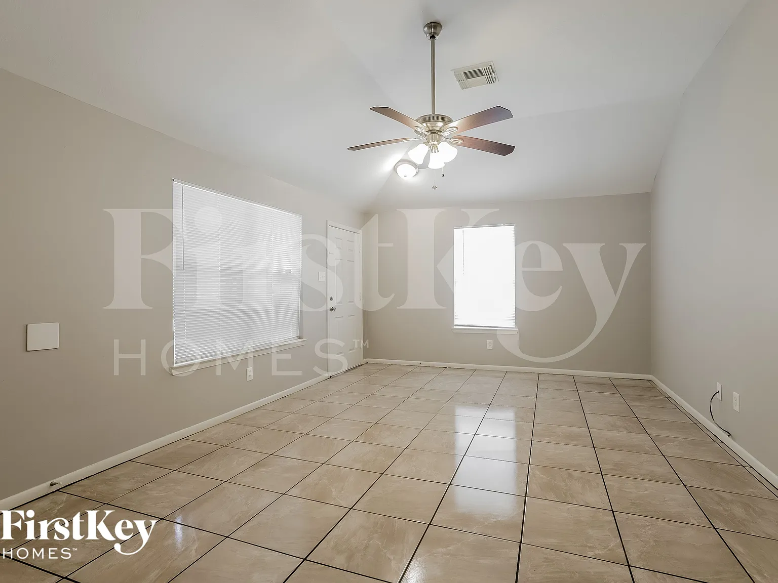 3 bed, 2.0 bath, 1216 sqft, $1,550 — Photo 4