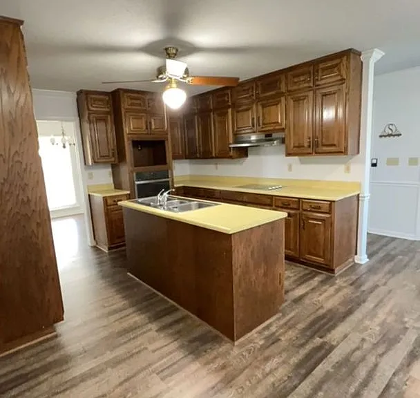 765 Bluffview Dr — Photo 8