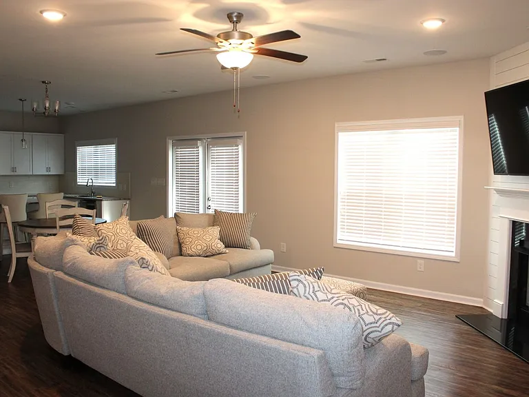 110 Harvest Blvd — Photo 7