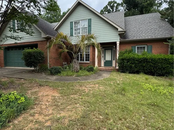 2305 Riverwood Dr, Auburn, AL 36830